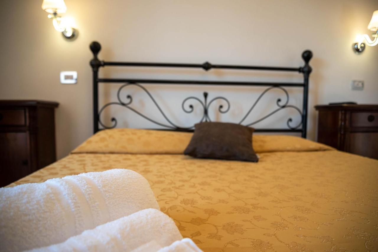 Luxury Villa Arianna Tarano Esterno foto