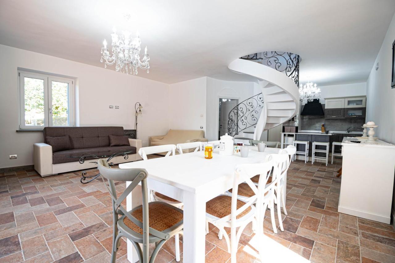 Luxury Villa Arianna Tarano Esterno foto