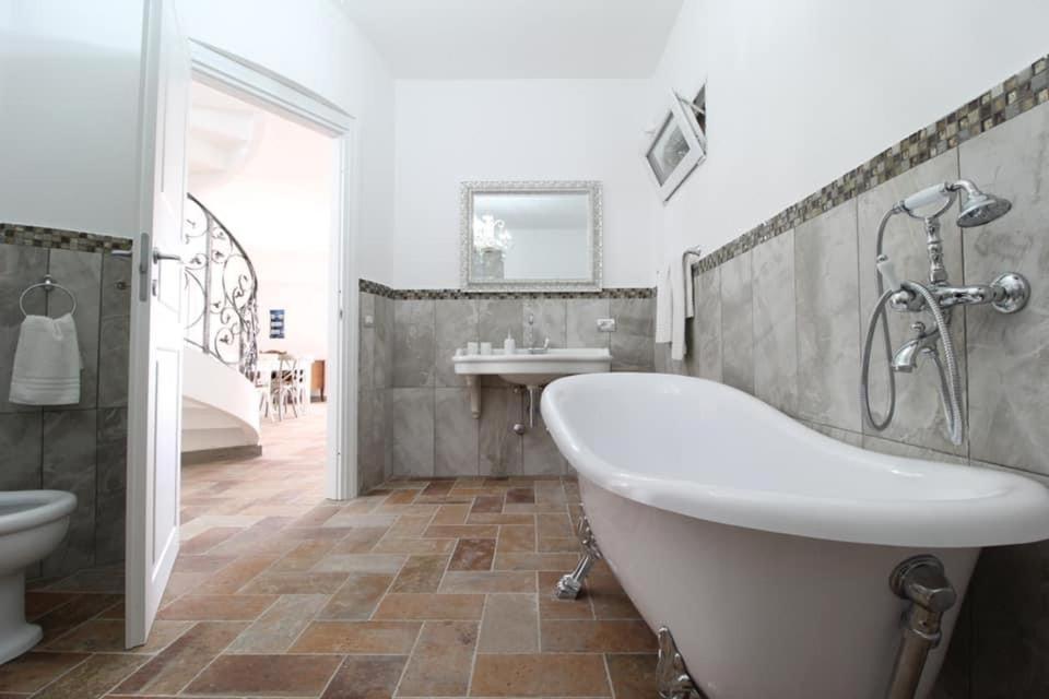 Luxury Villa Arianna Tarano Esterno foto